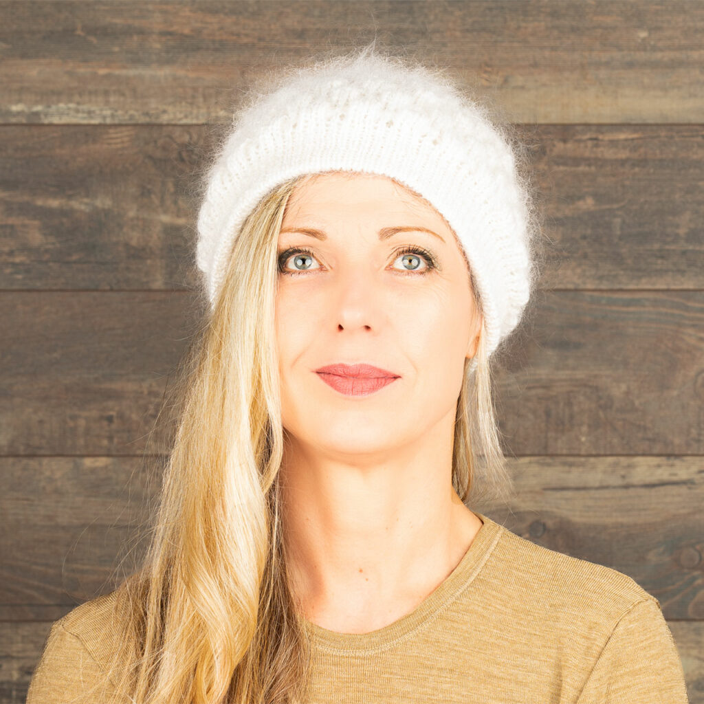 Handmade Goat Wool Hat - Belosnezka