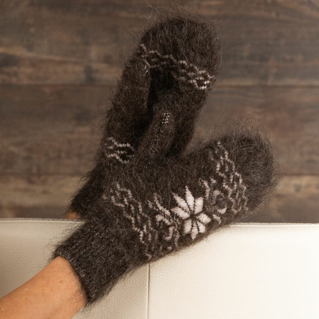 Goat wool mittens - Glashka